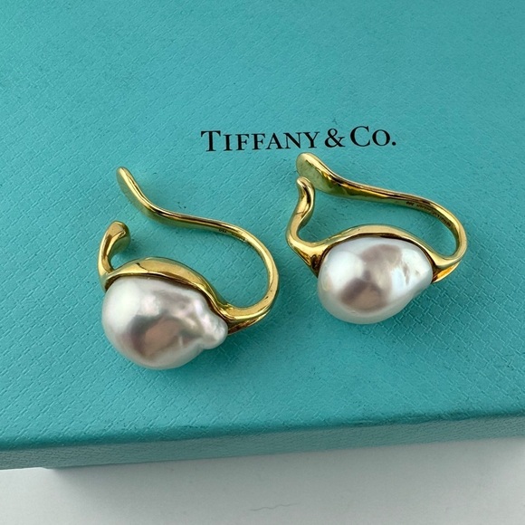 Vintage Tiffany & Co. Elsa Peretti Baroque Pearl Cuff 18k Yellow Gold Earrings - Picture 6 of 10
